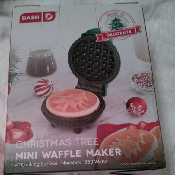 Dash Christmas Tree Mini waffle maker new in box - Picture 2 of 2